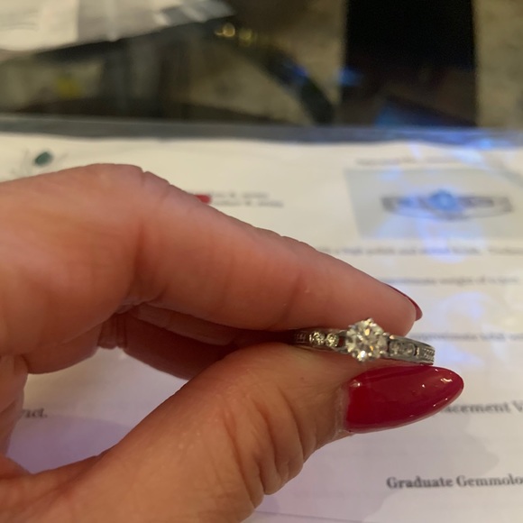 *****SOLD*****platinum ring with  0.71c diamonds - Picture 4 of 4